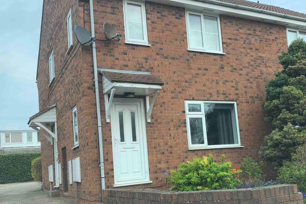 Cayton Village Hide Away Exterior photo
